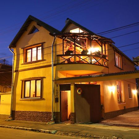 Pensiunea Hanna Brasov Luaran gambar